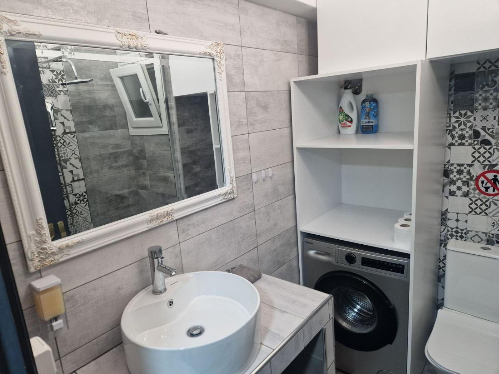 Master1 Seaside Lux Apartment Salonicco Esterno foto